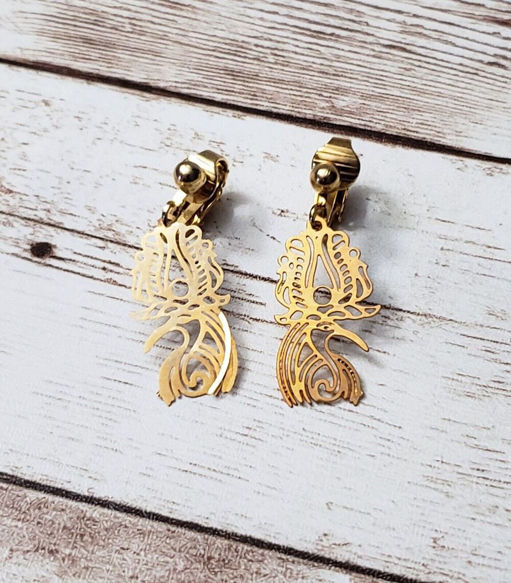 Vintage Clip On Earrings - Very Ornate Gold Tone Dangle